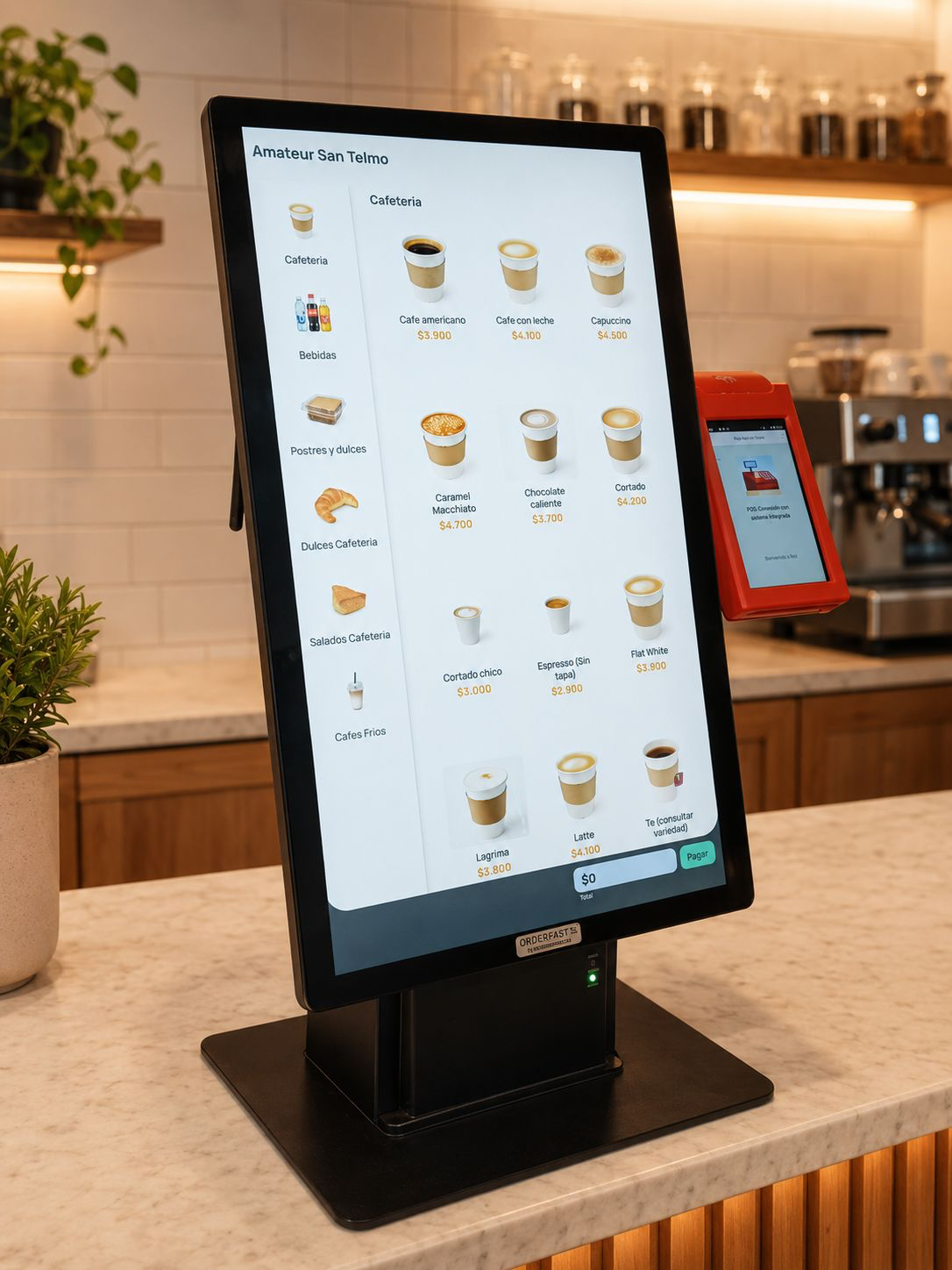 Persona utilizando un tótem de autoservicio OrderFast